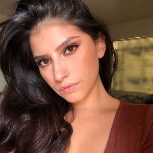 Meet your Posher, Celeste